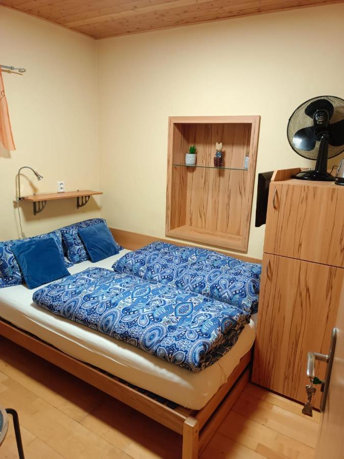 msprivat Hotell Karlsbad Exteriör bild