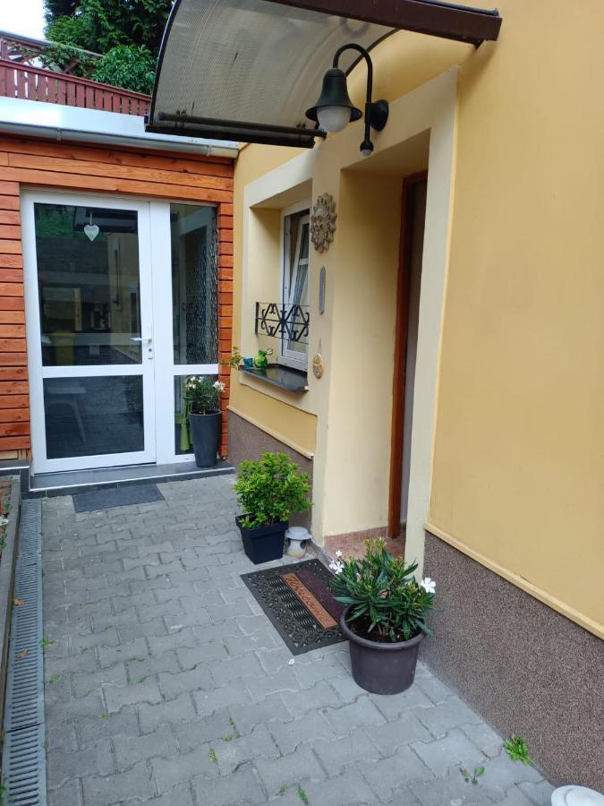 msprivat Hotell Karlsbad Exteriör bild