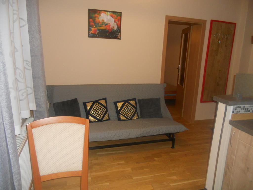 msprivat Hotell Karlsbad Exteriör bild