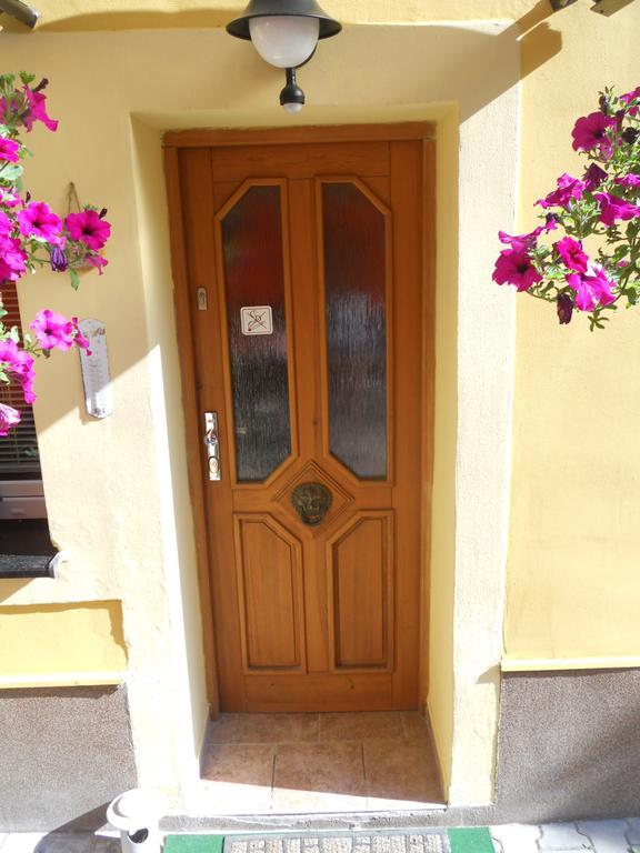 msprivat Hotell Karlsbad Exteriör bild