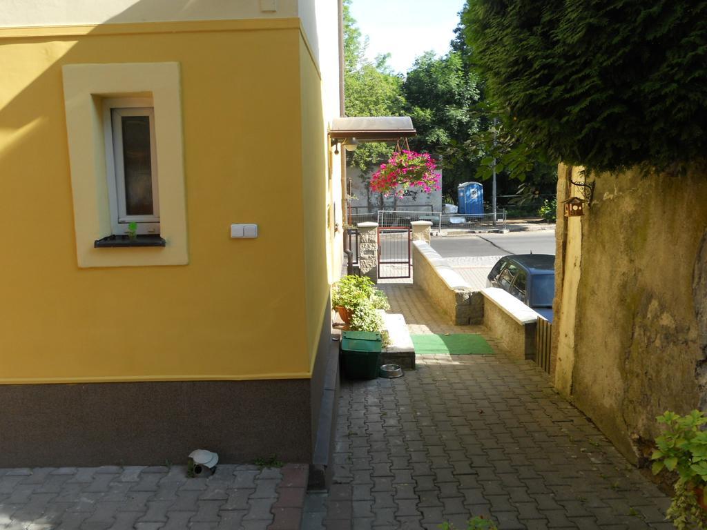 msprivat Hotell Karlsbad Exteriör bild