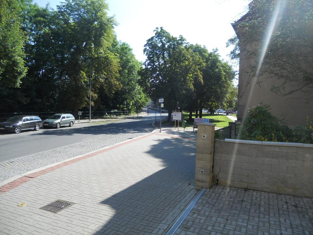 msprivat Hotell Karlsbad Exteriör bild